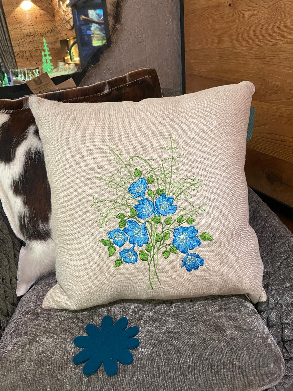 Wohlfühlmöbel Leinenpolster mit Blümchenmotiv